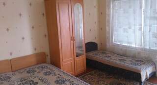 Гостевой дом Rooms with Fortress View Судак Бюджетный трехместный номер-4