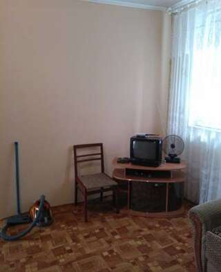 Гостевой дом Rooms with Fortress View Судак Cемейный номер с отдельной ванной комнатой-5